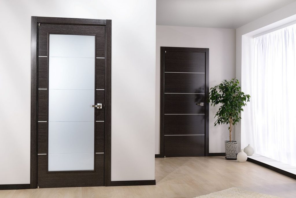 Рельефные двери — идеальный выбор для создания классического стиля в квартире